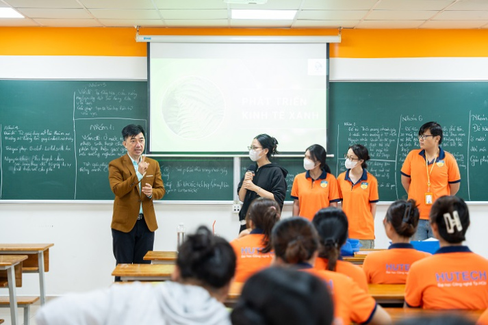 Sinh viên VJIT phát triển tư duy sáng tạo và khởi nghiệp trong xu hướng kinh tế xanh tại HUTECH Innovatalk 2025 27