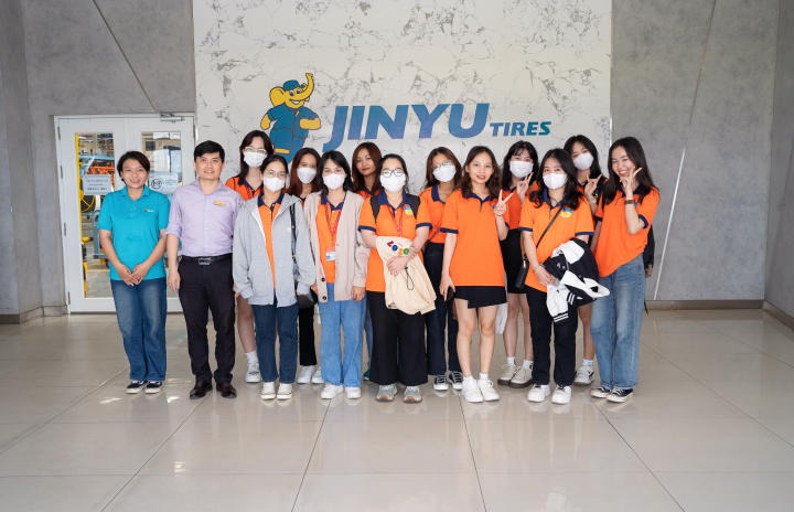 Sinh viên Khoa Trung Quốc học tích lũy nhiều kiến thức hữu ích qua chuyến tham quan Công ty TNHH JINYU Tire 107