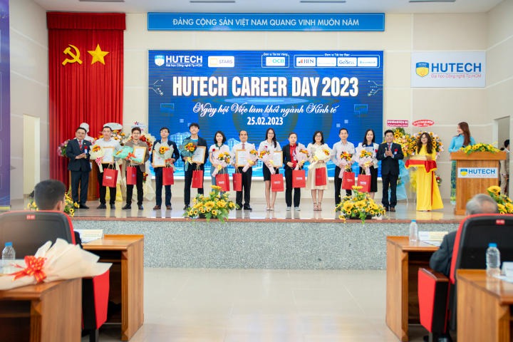 66 Businesses "Landed" HUTECH Career Day 2023 Bringing  More Than 4,800 jobs To Students 55