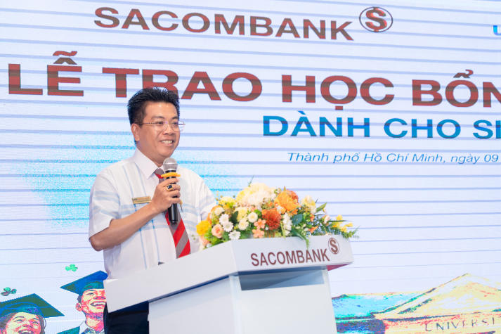Hai sinh viên Tài chính - Ngân hàng nhận học bổng “Sacombank - Ươm mầm cho những ước mơ” 2026 29