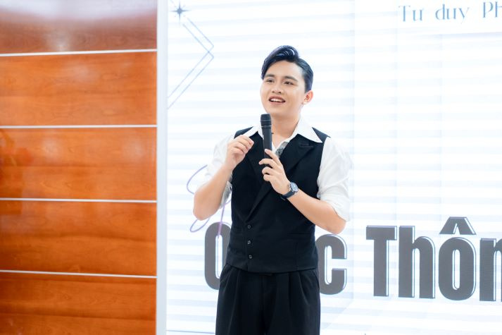 Sinh viên Khoa Quản trị kinh doanh trang bị kỹ năng tư duy phản biện, sẵn sàng chinh phục thách thức mới 30