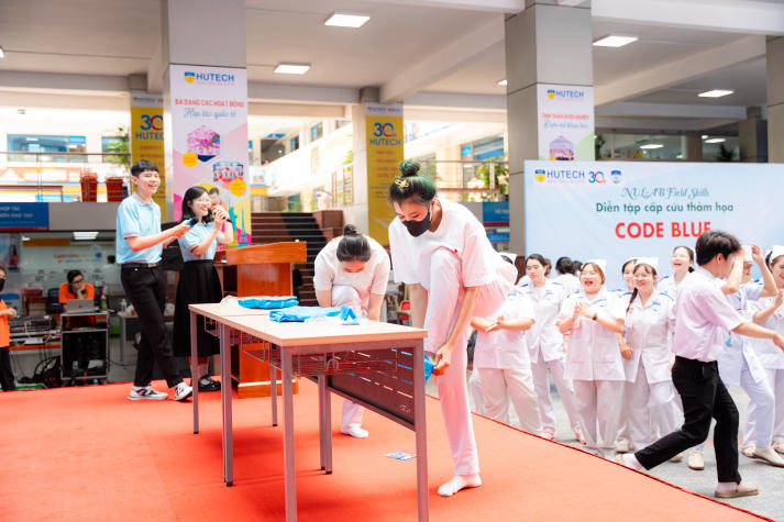 [Video] Sinh viên Khoa Điều dưỡng và Xét nghiệm rèn kỹ năng qua các hoạt động thực chiến 88