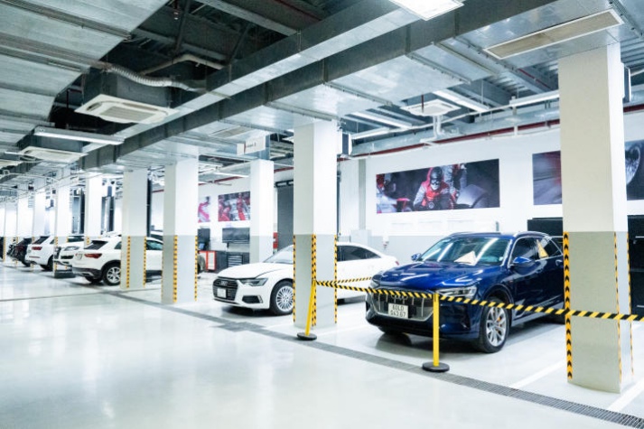 [Video] Giờ học giá trị của sinh viên ngành Công nghệ kỹ thuật ô tô, Công nghệ ô tô điện HUTECH tại showroom Audi lớn nhất Việt Nam 121