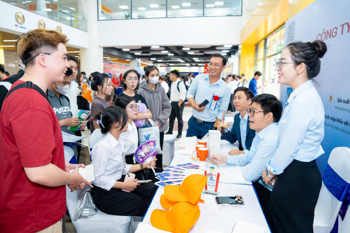 Hơn 7.000 cơ hội việc làm đón chờ sinh viên trong HUTECH Job Fair 2026 vào 07/5 tới 46