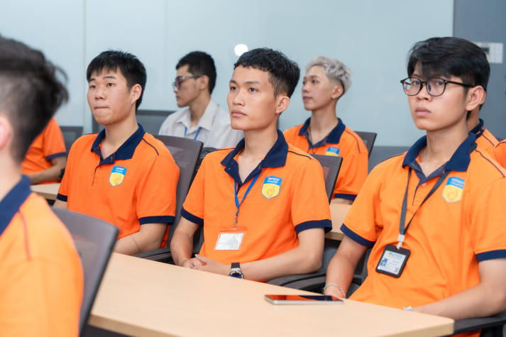 HUTECH IT Office Tour 2025: Sinh viên khám phá môi trường làm việc tại "ông lớn" ngành công nghệ FPT IS 34