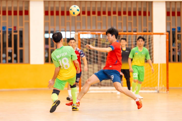 HUTECH lên ngôi Vô địch Giải bóng đá Tứ Hùng Royal School Cup 2024 64