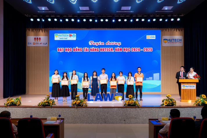Vinh danh nỗ lực sinh viên Khoa Luật HUTECH, khởi động phong trào năm học mới  2025-2026 68