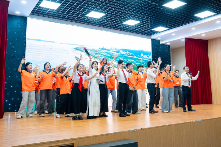 [Ảnh] Chương trình giao lưu “siêu nhiệt” của sinh viên Khoa Quản trị Du lịch - Nhà hàng - Khách sạn 60