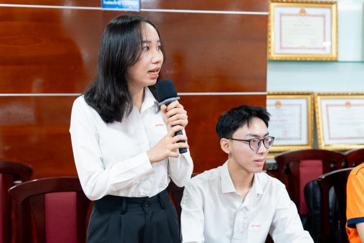 Cơ hội vàng cho HUTECH-ers học hỏi kỹ năng lắng nghe và quản trị cảm xúc 29