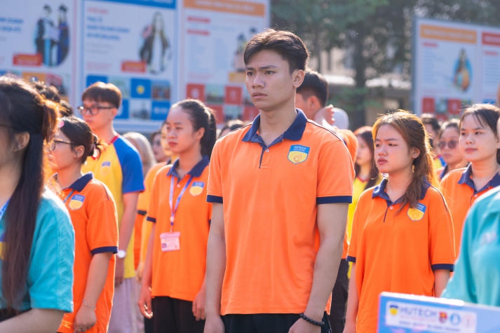 Gen Z Khoa Quản trị kinh doanh HUTECH "cháy" hết mình tại Hội thao 39