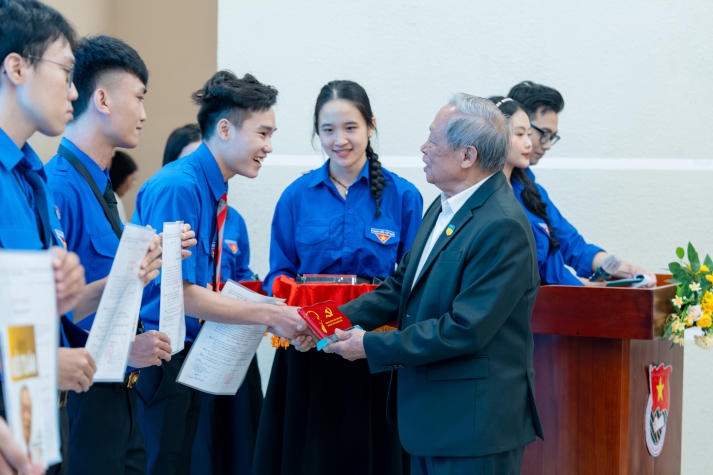 Đoàn viên, thanh niên HUTECH long trọng kỷ niệm 93 năm ngày Thành lập Đoàn Thanh niên Cộng sản Hồ Chí Minh 282