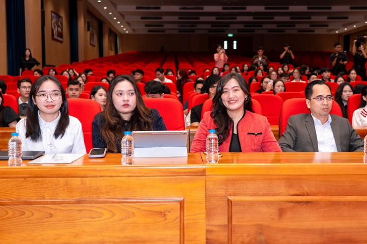 Hơn 50 TVC của sinh viên Quan hệ công chúng “lên sóng” tại Visual Storytelling Gala 2026 30