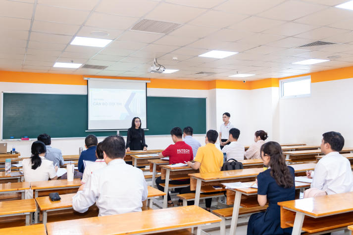 HUTECH chuẩn hóa nghiệp vụ coi thi, sẵn sàng cho kỳ thi học kỳ I năm học 2026-2027 58