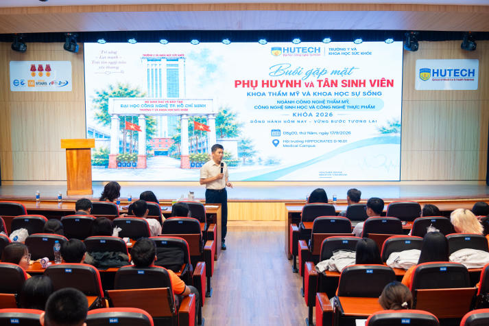 Tân sinh viên Khoa Thẩm mỹ và Khoa học sự sống sẵn sàng cho hành trình đại học 42