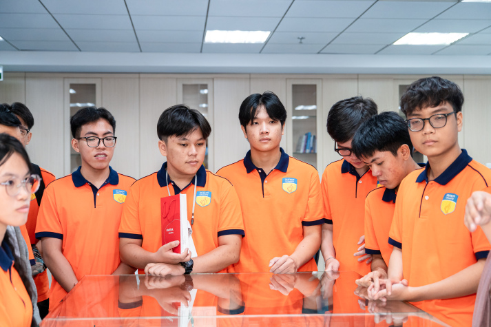 Viettel Telecom mở góc nhìn thực tế về công nghệ kinh doanh số cho sinh viên Thương mại điện tử 60