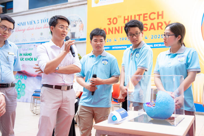 Sắc màu Khoa học sức khỏe bùng nổ tại HUTECH’s Health Festival 2025 199
