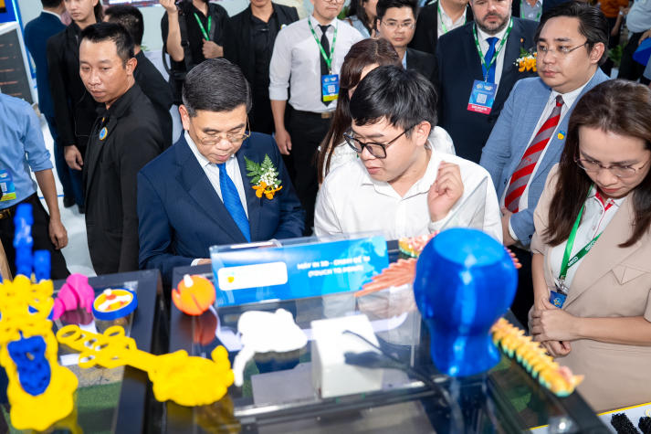 HUTECH booth makes an impression at GRECO 2025 with green innovation and industry 4.0 technologies 23