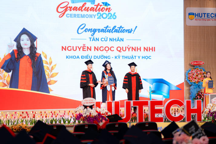 Ngày tốt nghiệp: Tân khoa HUTECH vững vàng bước vào “đại lộ thành công” 81