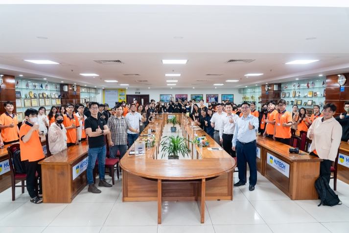 [Video] Khi ống kính biết nói: Sinh viên HUTECH học hỏi “bí kíp” lan tỏa cảm xúc và câu chuyện qua từng khung hình 17