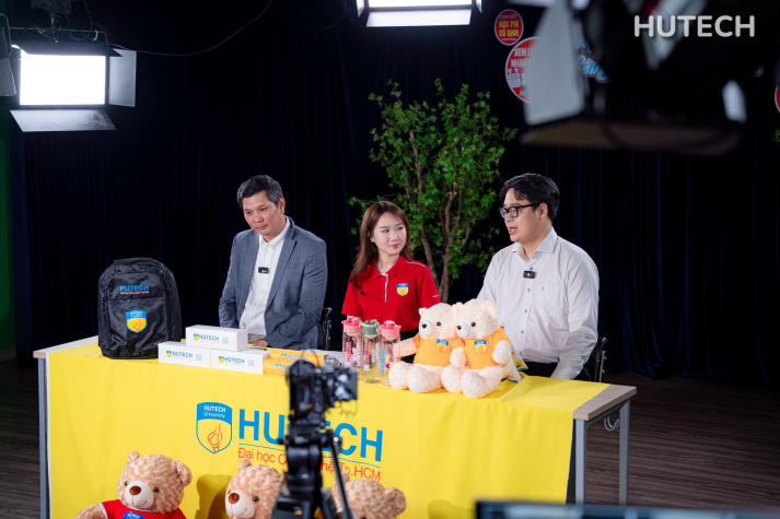 [HUTECH TIKTOK LIVE 2026] Công nghệ thông tin và Ngôn ngữ Anh - chìa khóa mở lối tương lai cho Gen Z 8