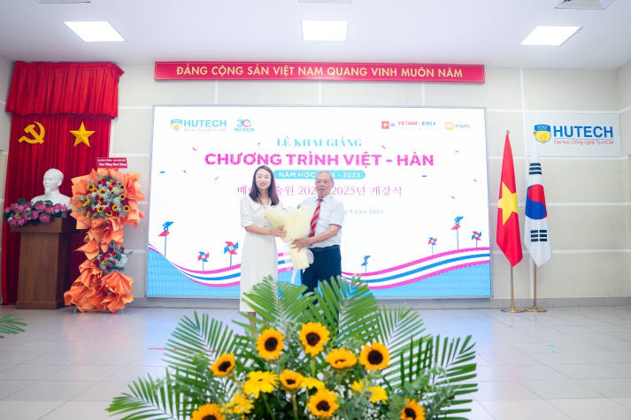 [Video] Doanh nghiệp Hàn khích lệ và mang đến nhiều cơ hội phát triển cho sinh viên VKIT tại Lễ khai giảng 35