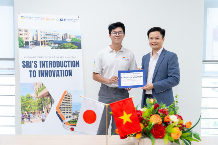 Sinh viên VJIT “chốt ý tưởng” tại lễ bế giảng khóa học đổi mới sáng tạo I2I Workshop 71