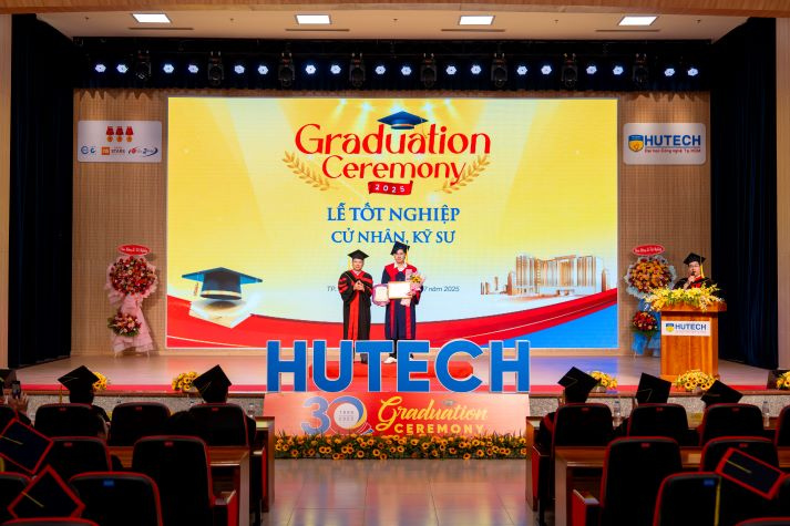 Tự hào khoác áo cử nhân, sinh viên HUTECH viết tiếp hành trình tương lai 66