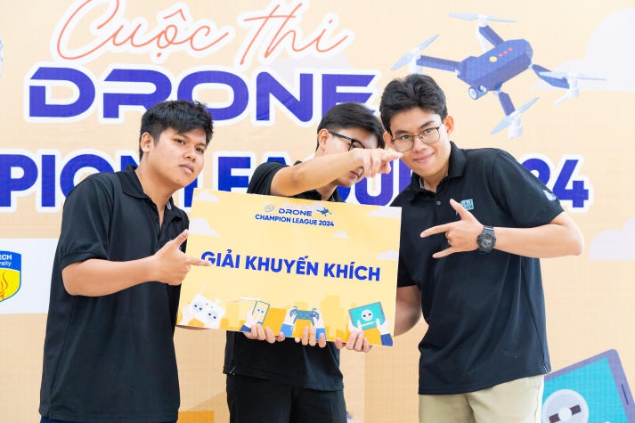 Sinh viên HUTECH “ẵm” nhiều thành tích tại Chung kết cuộc thi "Drone Champion League 2024" 143