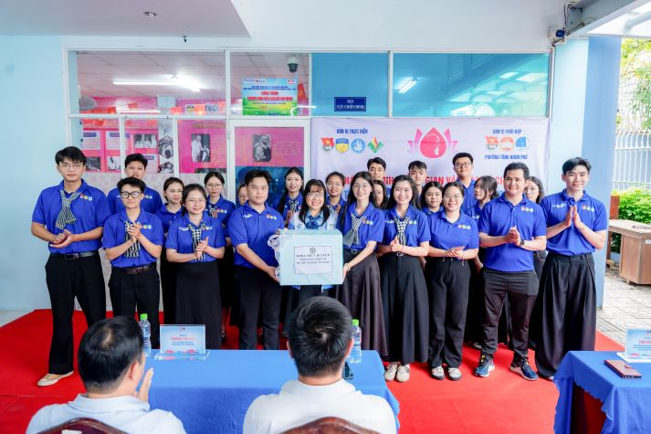 Khánh thành “Không gian Văn hóa Hồ Chí Minh”, tuổi trẻ HUTECH lan tỏa giá trị nhân văn trong cộng đồng 99