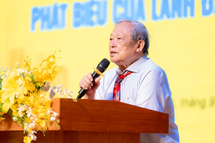 [Video] HUTECH tiếp lửa nhiệt huyết cho các tân binh từ buổi Sinh hoạt đầu khoá 48