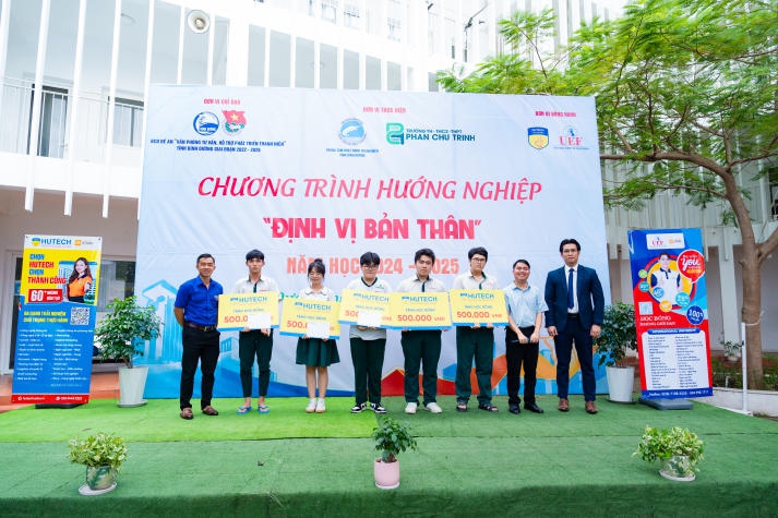 Teen Trường TH-THCS-THPT Phan Chu Trinh (Bình Dương) tự tin định vị bản thân cùng chuyên gia HUTECH 48