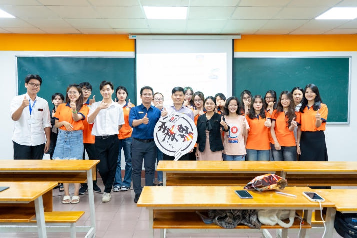 Sinh viên Khoa Trung Quốc học giảm “stress”, trau dồi kỹ năng ngôn ngữ qua buổi sinh hoạt "Tiếng Trung chữa lành" 79