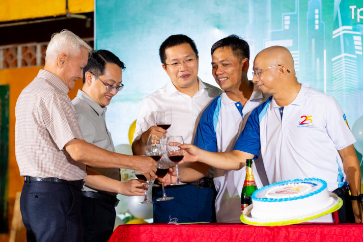 Dấu ấn 25 năm thành lập Khoa Công nghệ thông tin: Kết nối truyền thống - Kiến tạo tương lai 66