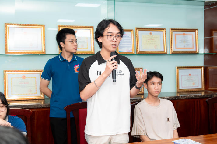 Sinh viên Khoa Tiếng Anh cập nhật xu hướng giảng dạy, định hướng nghề nghiệp thời AI 38