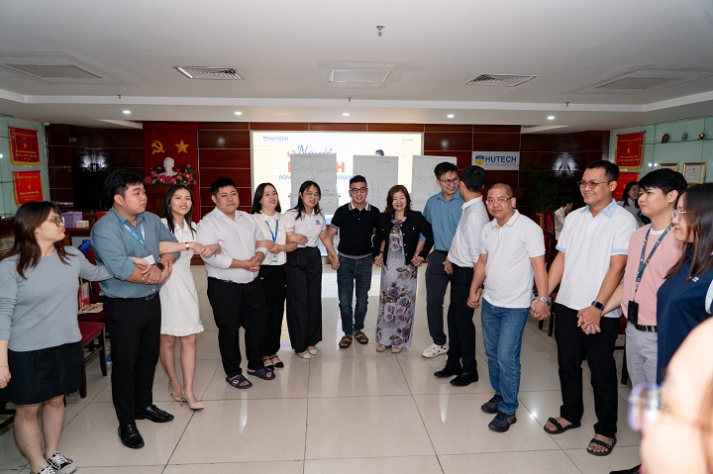 Lan tỏa yêu thương, kết nối cảm xúc từ buổi tập huấn dành cho CB-GV-NV HUTECH 70