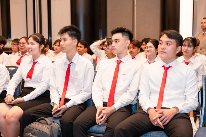 [Video] Không gian 5 sao trở thành lớp học: Sinh viên Quản trị khách sạn trải nghiệm tại Hilton Saigon và Renaissance Saigon 49