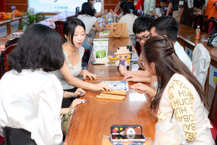 HUTECH and HUFS students kick off a series of cultural exchange activities and international project support 38