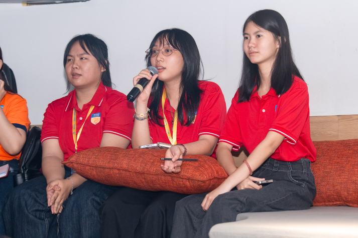 Sinh viên Viện Đào tạo Quốc tế tiếp cận tư duy sáng tạo trong kỷ nguyên AI tại Shuttlerock Vietnam 48