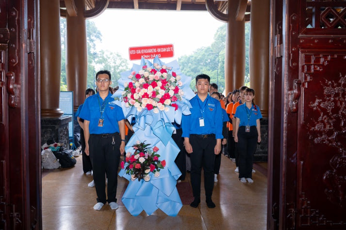 Ban cán sự Khoa Marketing - Kinh doanh quốc tế “bỏ túi” kiến thức, kỹ năng hữu ích tại  MIB Tour 2024 38