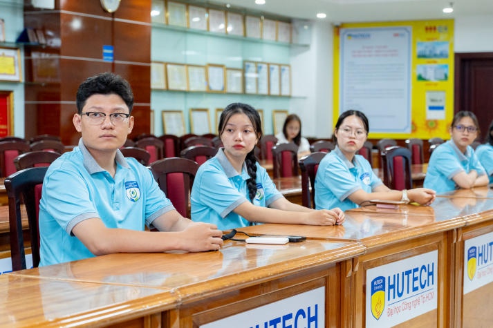 Sinh viên Khoa Điều dưỡng và Xét nghiệm HUTECH “update” nhiều thông tin giá trị về Luật khám chữa bệnh 2023 80