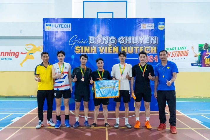 Đội “Anh Ba Báo” giành cúp vô địch Giải Bóng chuyền Sinh viên HUTECH năm 2024 83