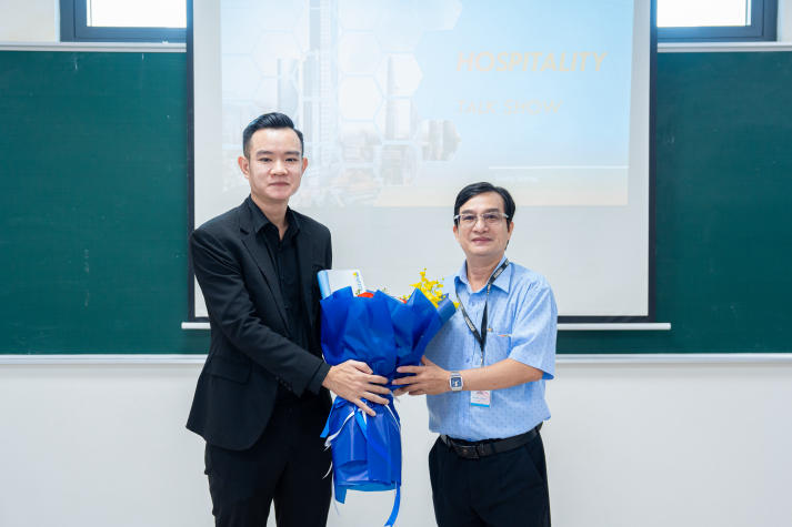 Sinh viên Ngôn ngữ Anh HUTECH “chạm” vào thế giới Hospitality cùng đàn anh trong nghề 10