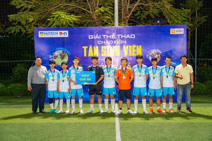 Giải thể thao chào đón tân sinh viên 2023 chính thức khép lại với nội dung thi đấu Cầu lông nam, nữ và Bóng đá nam 207