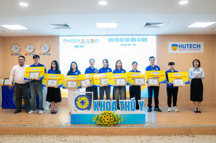 Sôi nổi - Bản lĩnh - Nhân ái: Năm phong trào đầy sắc màu của sinh viên Khoa Thú y 82