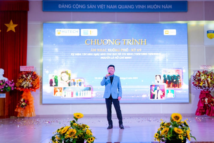 Khoa Luật HUTECH rộn ràng chào đón mốc son 10 năm thành lập 168