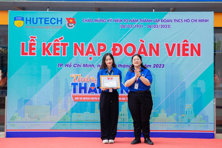 136 sinh viên HUTECH được kết nạp vào Đoàn Thanh niên Cộng sản Hồ Chí Minh 110