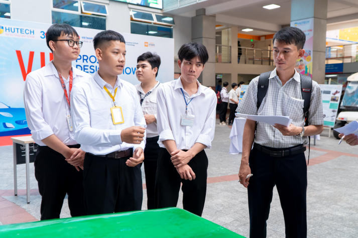 [Video] VJIT Project Design Show 2025: Trình làng những ý tưởng kỹ thuật đột phá của sinh viên 52