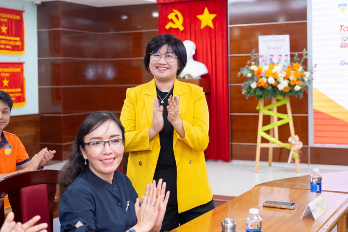 Sinh viên Khoa Quản trị kinh doanh HUTECH mở rộng hiểu biết về công việc và cuộc sống cùng chuyên gia 35