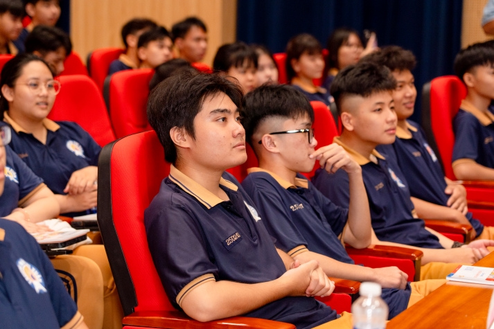 HUTECH đón đoàn học sinh trường TH-THCS-THPT Bùi Thị Xuân (Đồng Nai) tham quan, trải nghiệm môi trường đại học 106