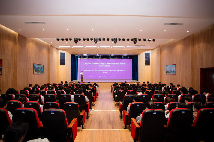 Sinh viên Du lịch - Nhà hàng - Khách sạn học giao tiếp chuẩn Hospitality từ chuyên gia 39